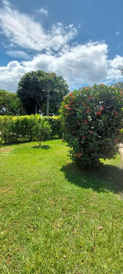 Casa Em Caldas - Piscina Solar E Eletrica กัลดัสโนวัส ภายนอก รูปภาพ